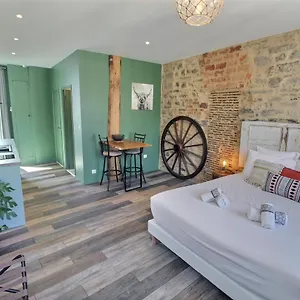Apartment Centre-ville Avec Terrasse Rustique, Vannes